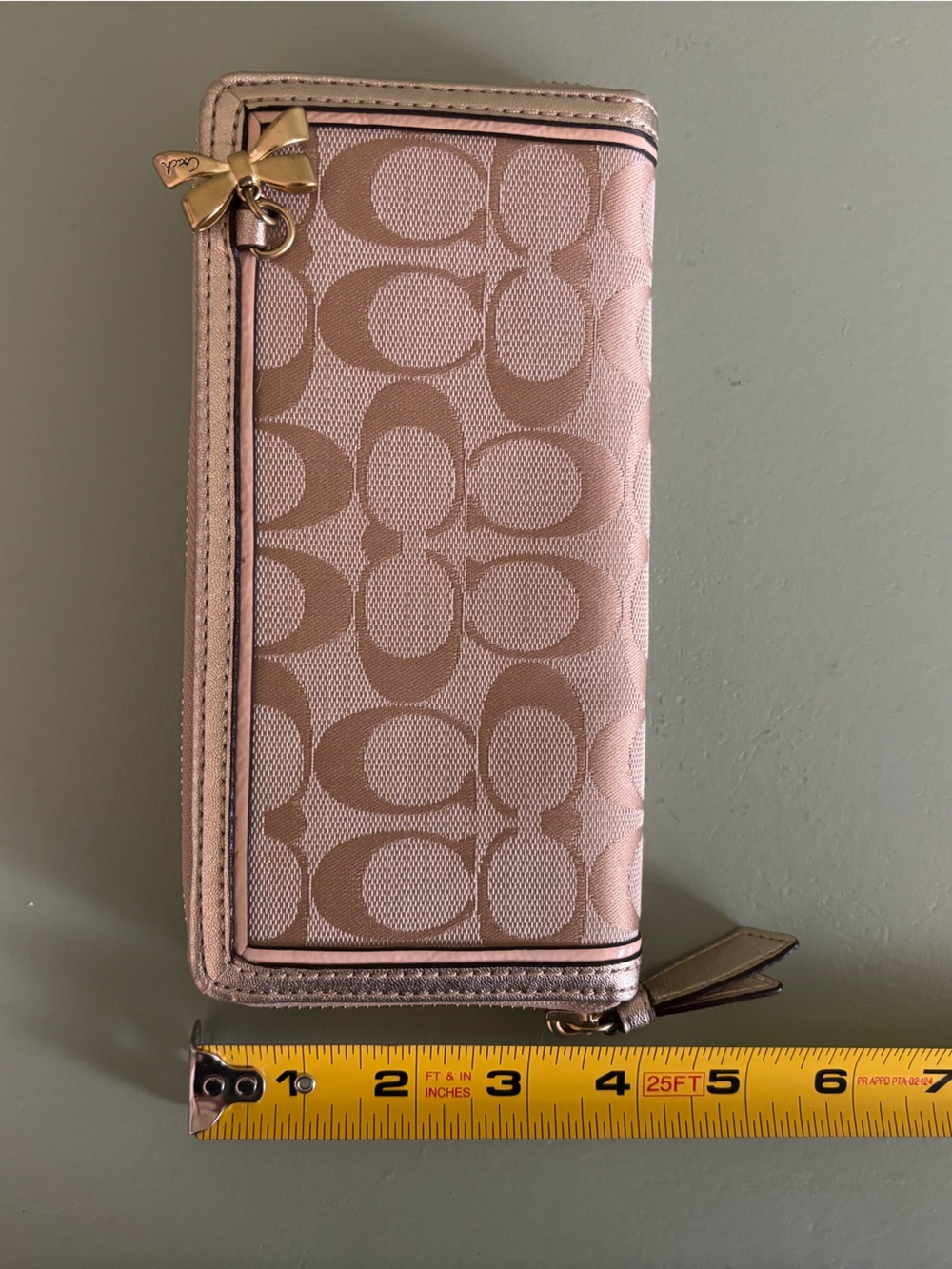 Coach Zip Wallet - Picture 6 of 6